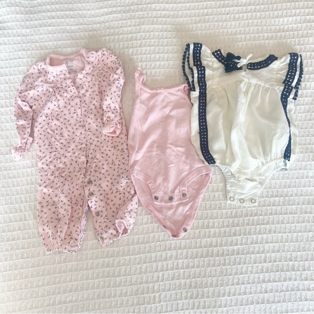 Girls 3M and 3-6M onesie bundle Carterโs Tommy Bahama